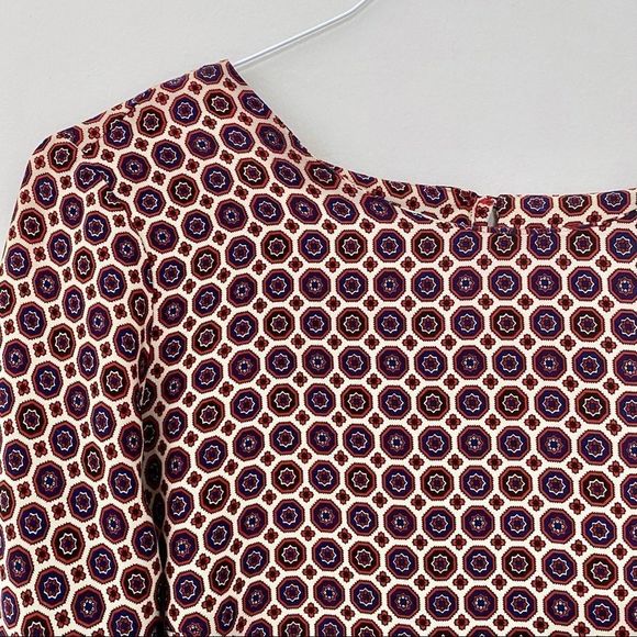 Vintage medallion print burgundy/beige/navy top - Picture 2 of 4